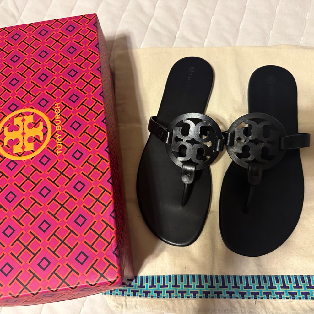 BRAND NEW never been worn size 10 black Tory Burch sandals